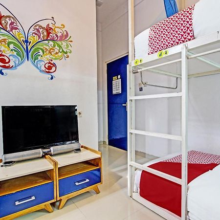 Oyo 91952 Oase Hostel يوغياكارتا المظهر الخارجي الصورة